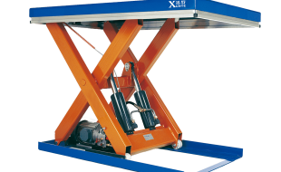 移動式高空作業(yè)平臺在工廠清潔中的安全設(shè)計